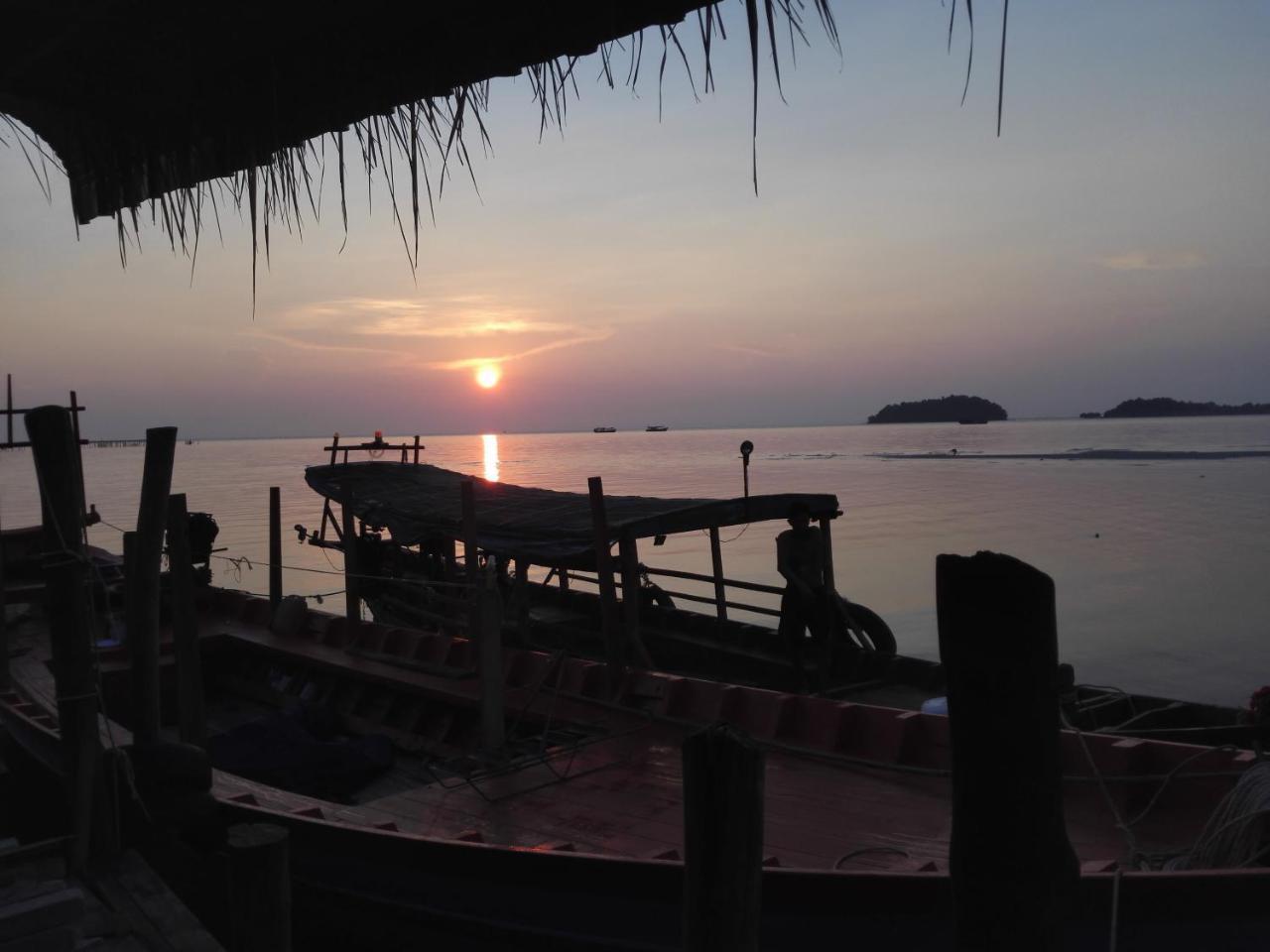 Firefly Guesthouse Prek Svay Village Bagian luar foto